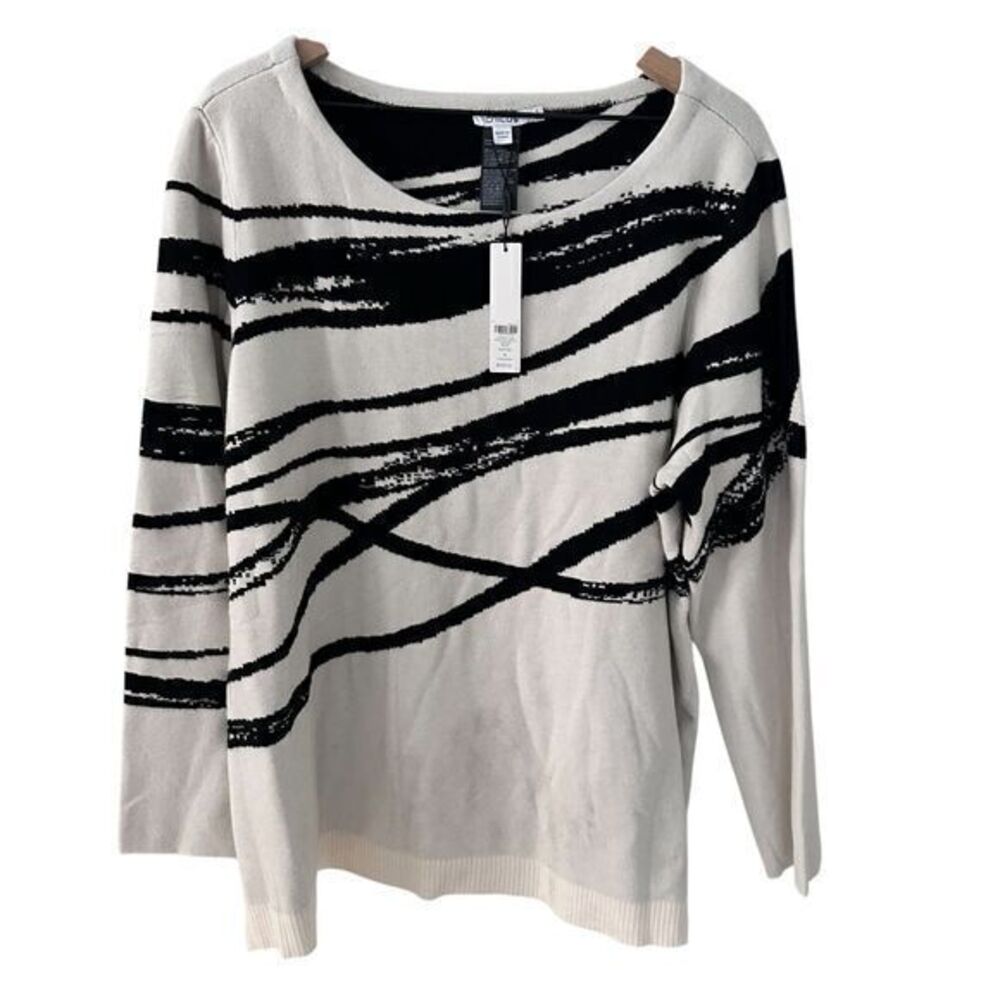 Chicos Zenergy Luxe Swirl Black White Geometric Scoop Neck Pullover Sweater 4